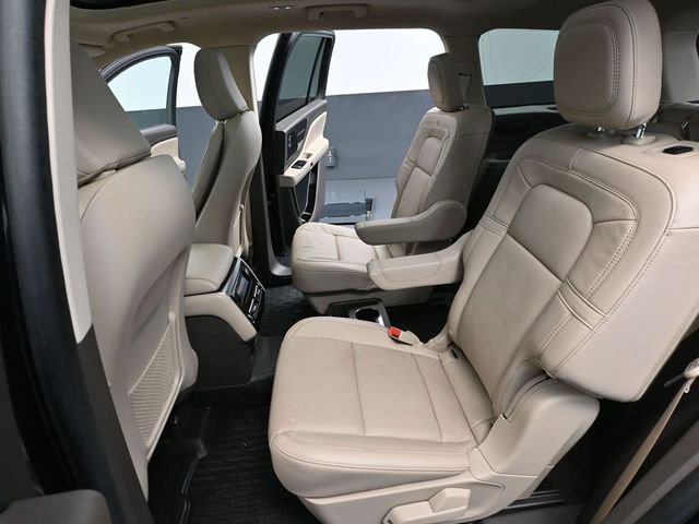 Used 2022 Lincoln Aviator Reserve w/ Elements Package Plus image 40