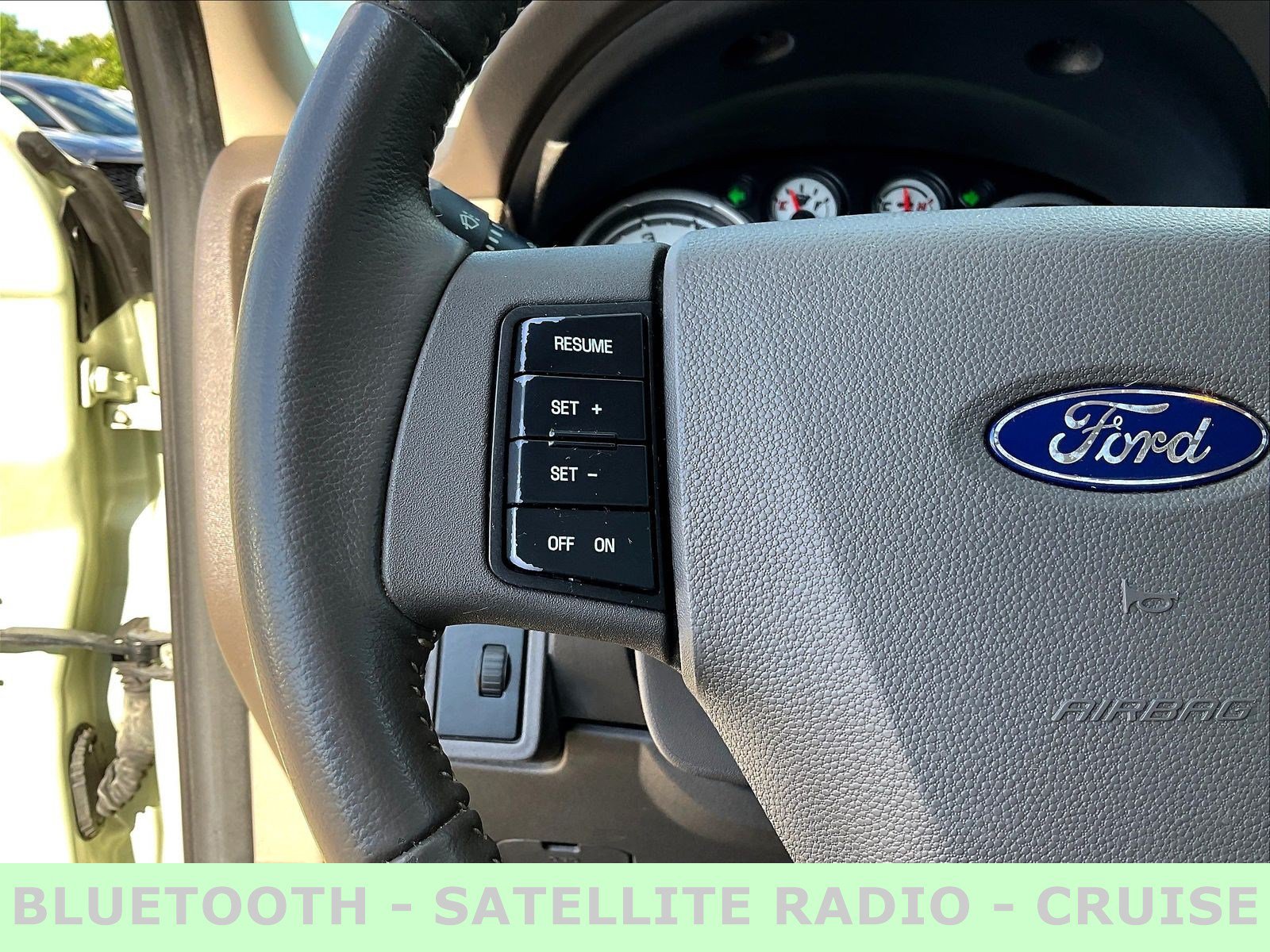 Used 2010 Ford Focus SE FWD image 11