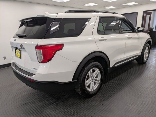 Certified 2023 Ford Explorer XLT image 4