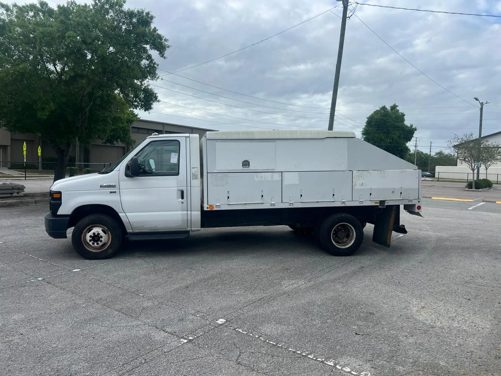 Used 2012 Ford E-450 and Econoline 450 Super Duty RWD image 2