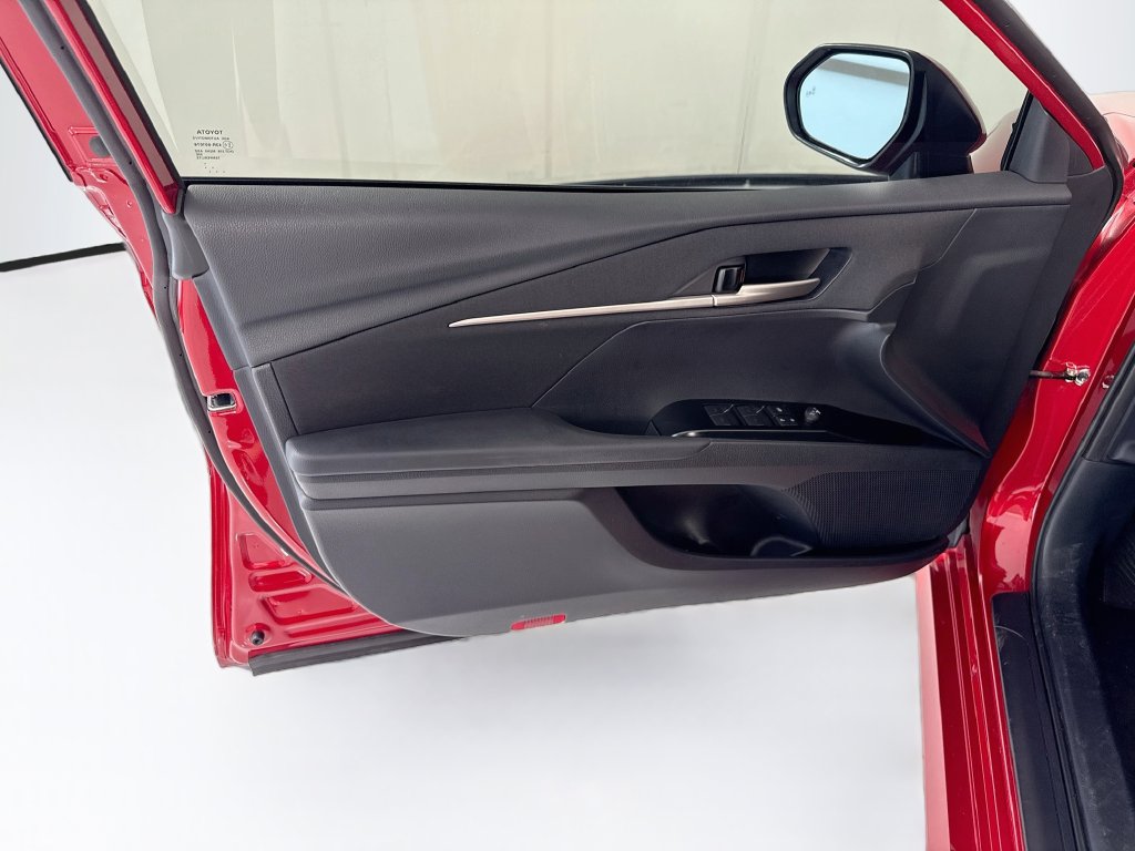 Used 2025 Toyota Camry LE FWD image 24