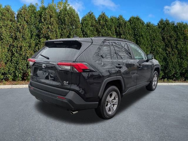 Used 2025 Toyota RAV4 XLE w/ Convenience Package image 4