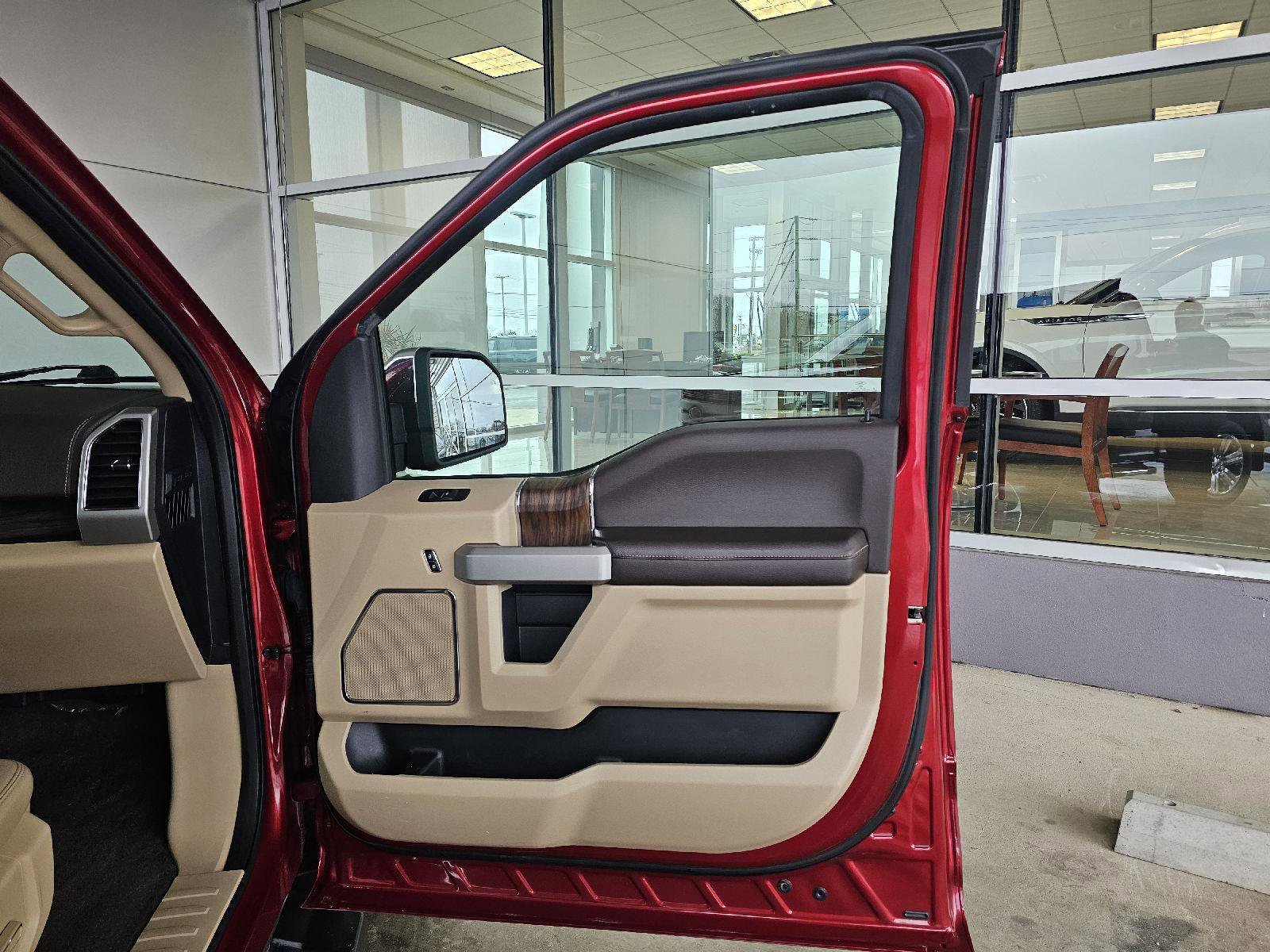 Used 2018 Ford F150 Lariat w/ Equipment Group 502A Luxury image 11