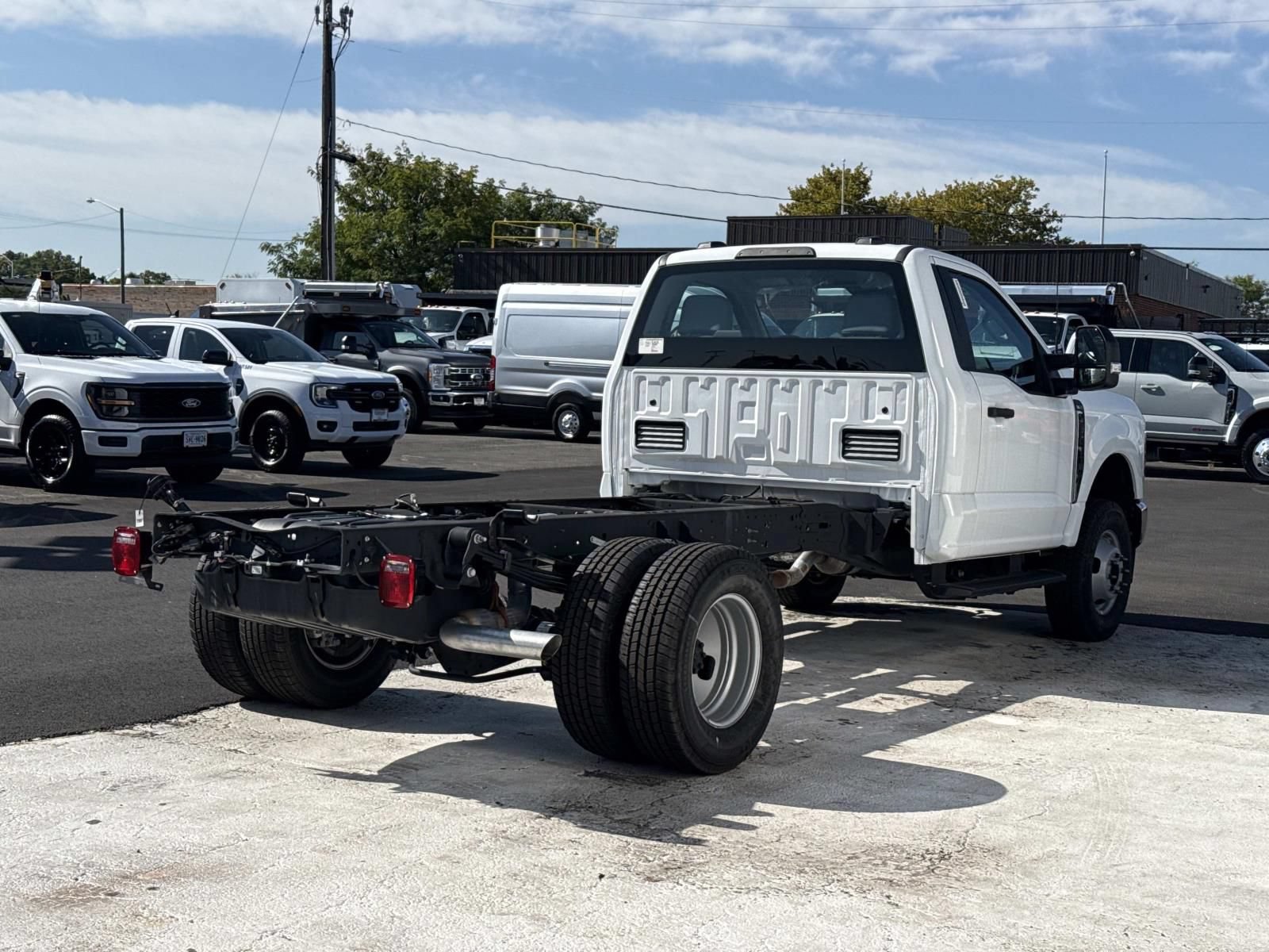 New 2026 Ford F350 XL w/ XL Chrome Package AWD/4WD image 3