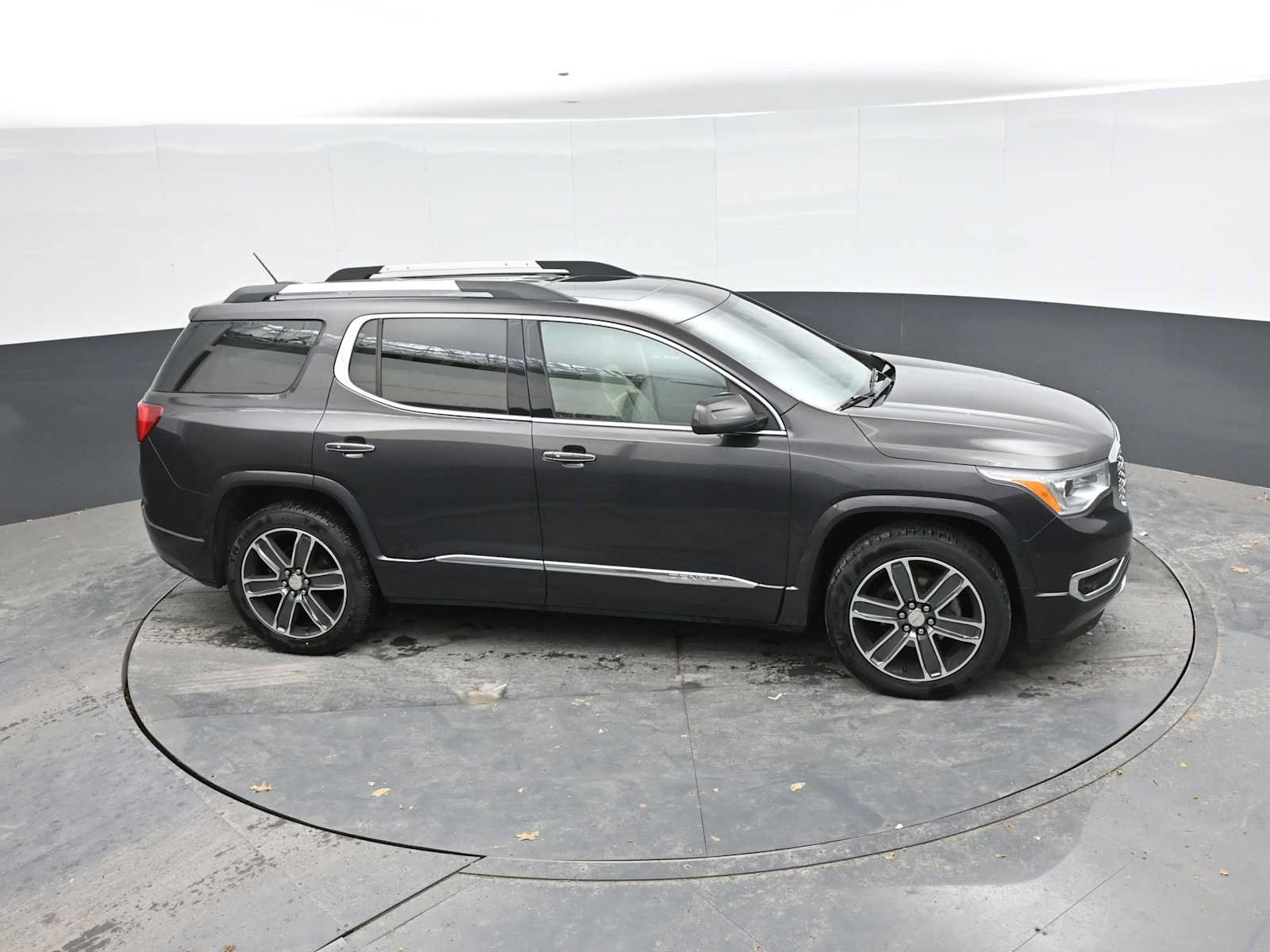 Used 2017 GMC Acadia Denali w/ Technology Package AWD/4WD image 20