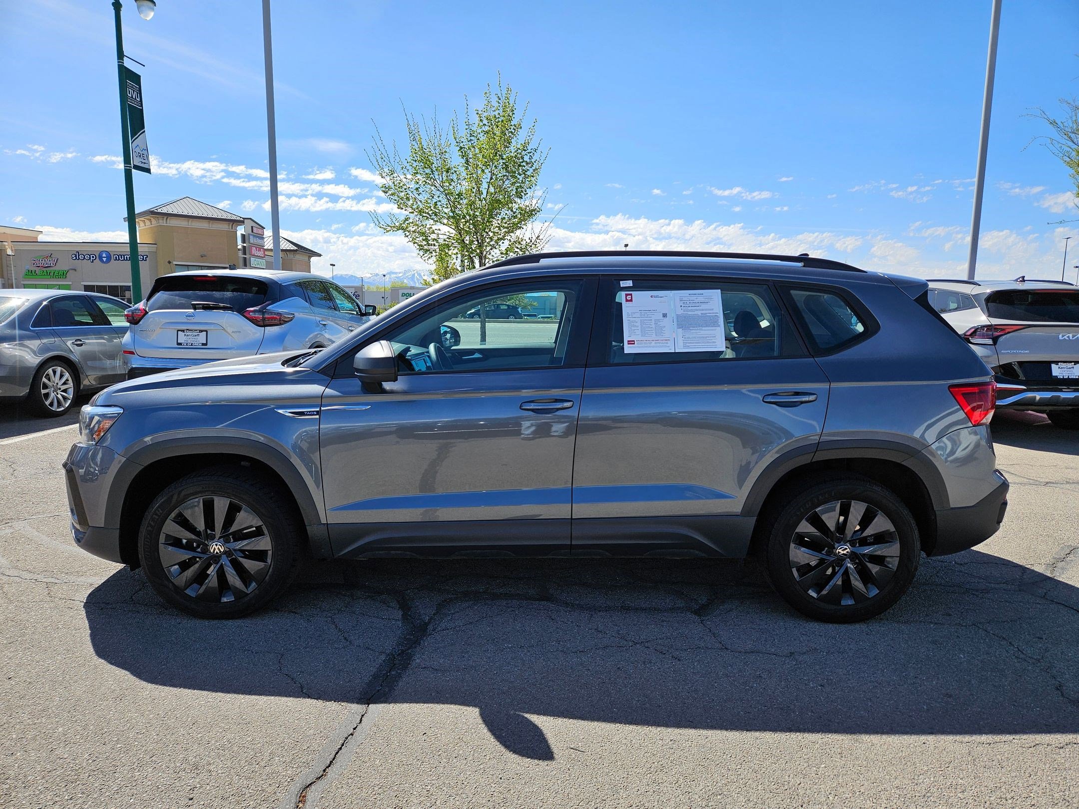 Used 2022 Volkswagen Taos S image 9