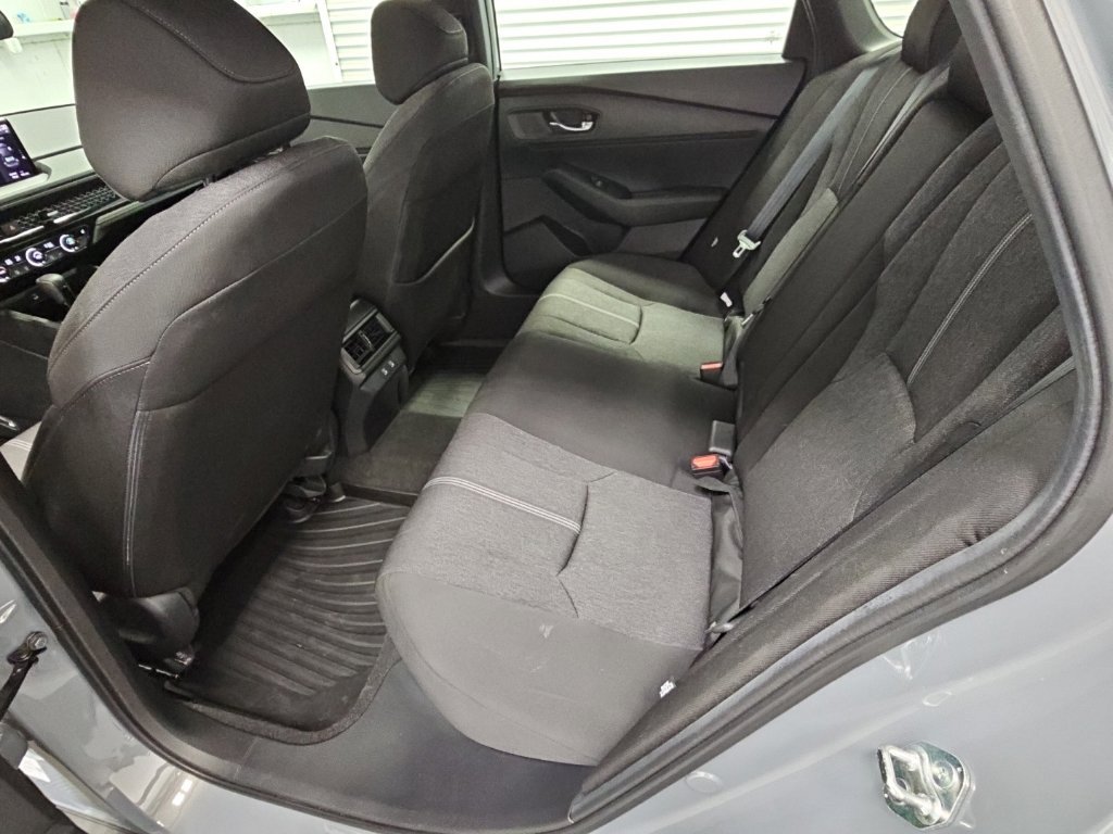 Used 2025 Honda Accord Sport image 31