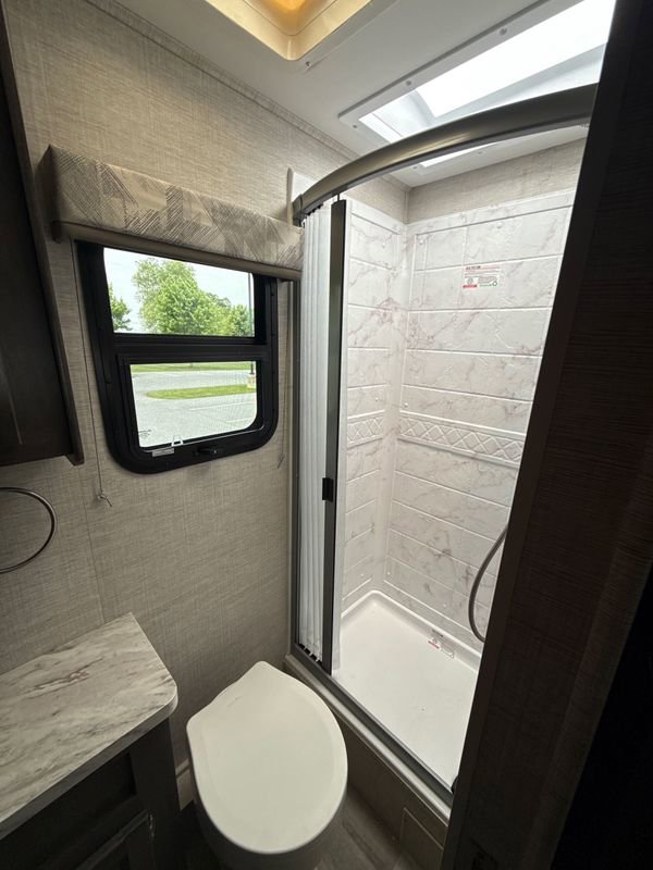 Used 2022 Mercedes-Benz Sprinter 3500 image 30