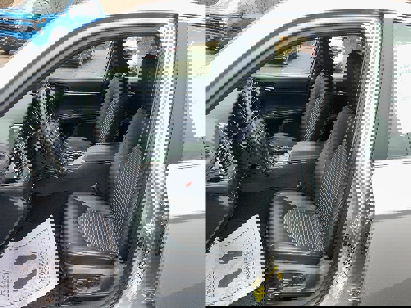 Used 2021 Toyota Camry SE image 11