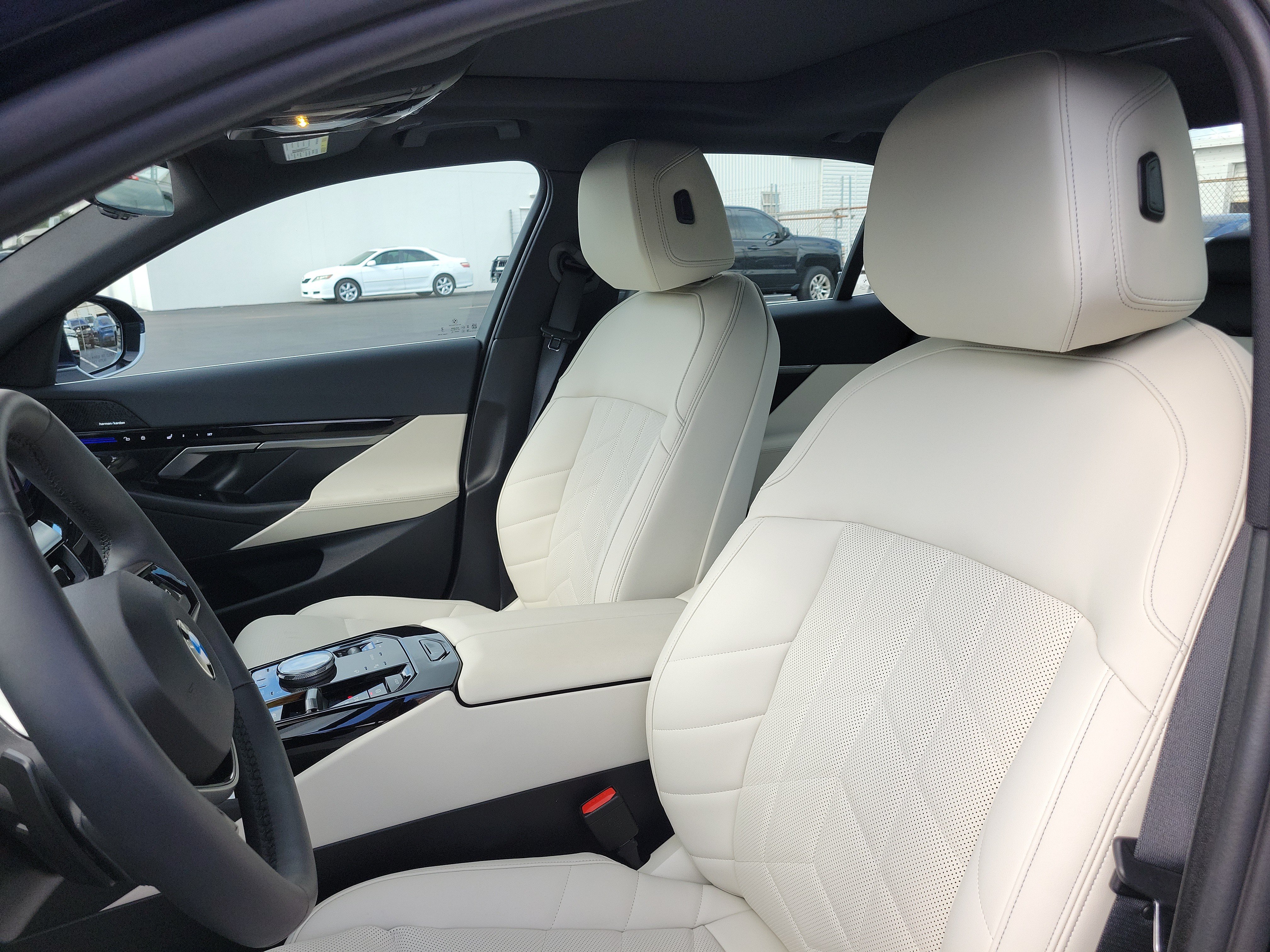 Used 2026 BMW 530i RWD image 21