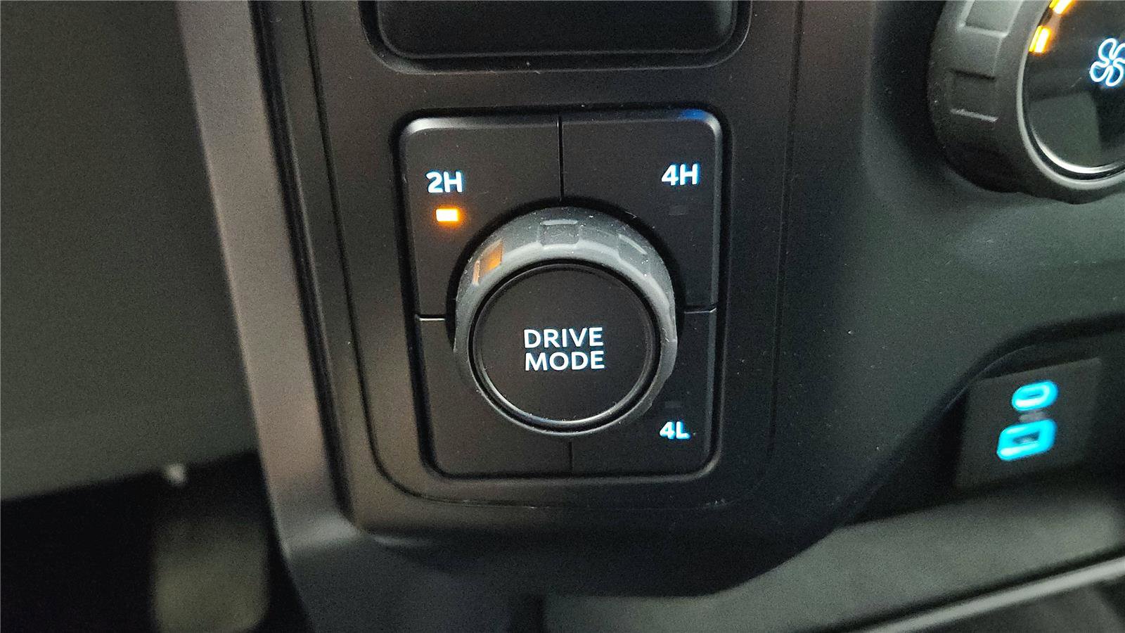 Used 2023 Ford F150 XLT image 40