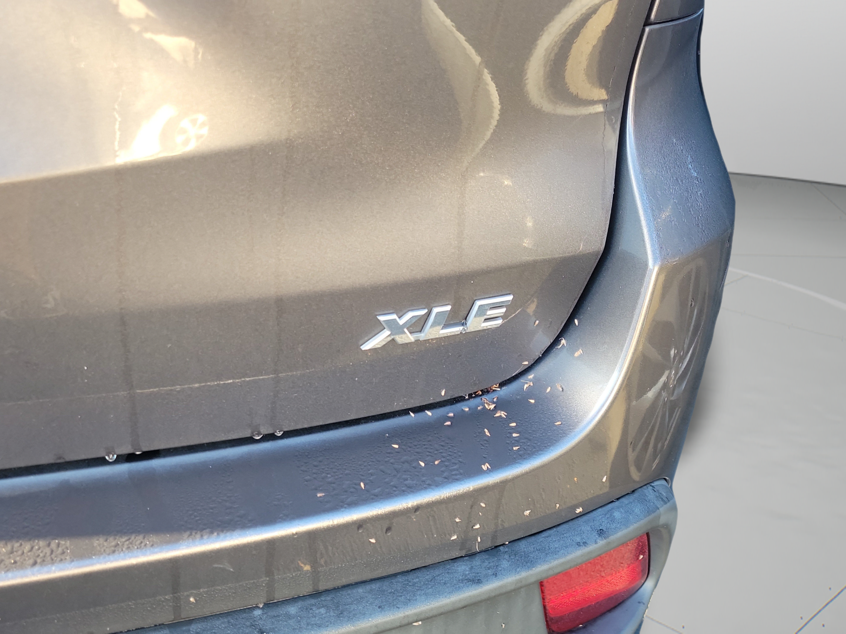 Used 2019 Toyota Highlander XLE FWD image 21