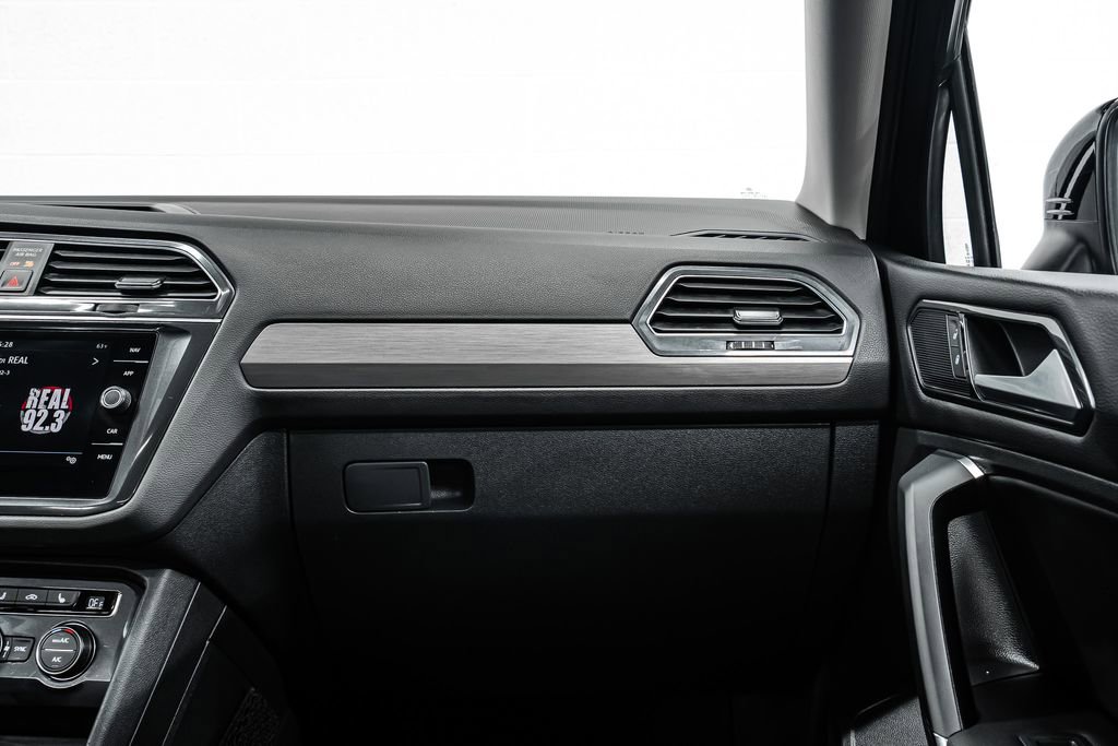 Used 2018 Volkswagen Tiguan SEL image 27
