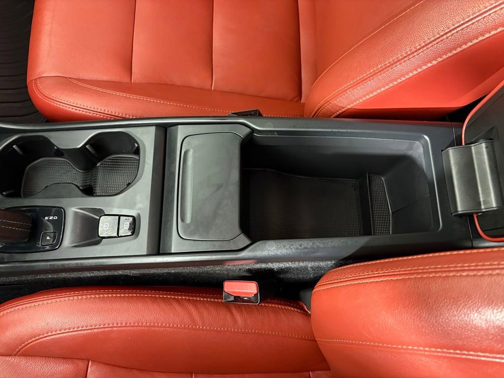 Used 2019 Volvo XC40 T5 Momentum AWD/4WD image 30