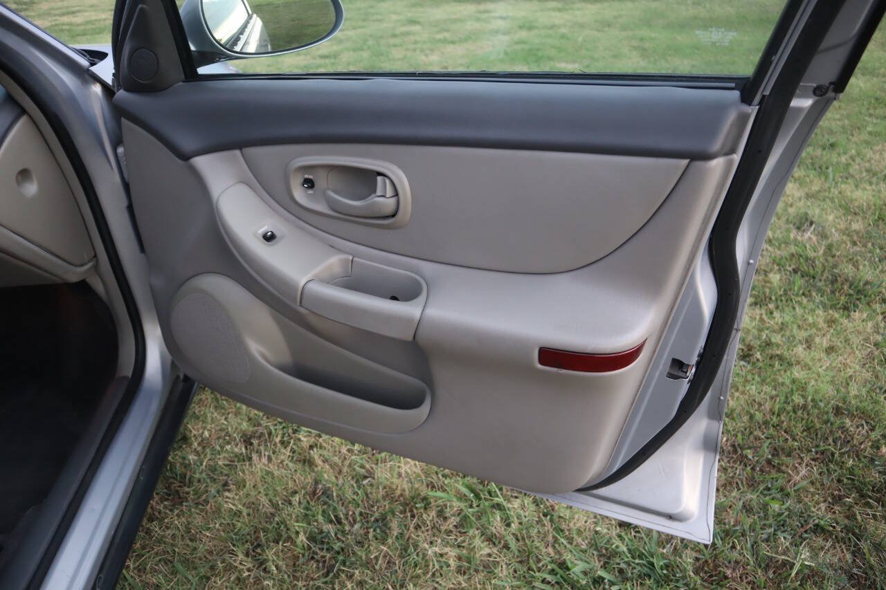 Used 1998 Oldsmobile Intrigue GL FWD image 27