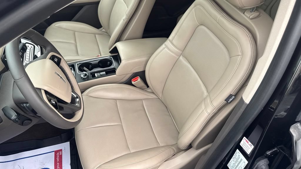 Used 2023 Lincoln Corsair AWD w/ Equipment Group 101A image 18