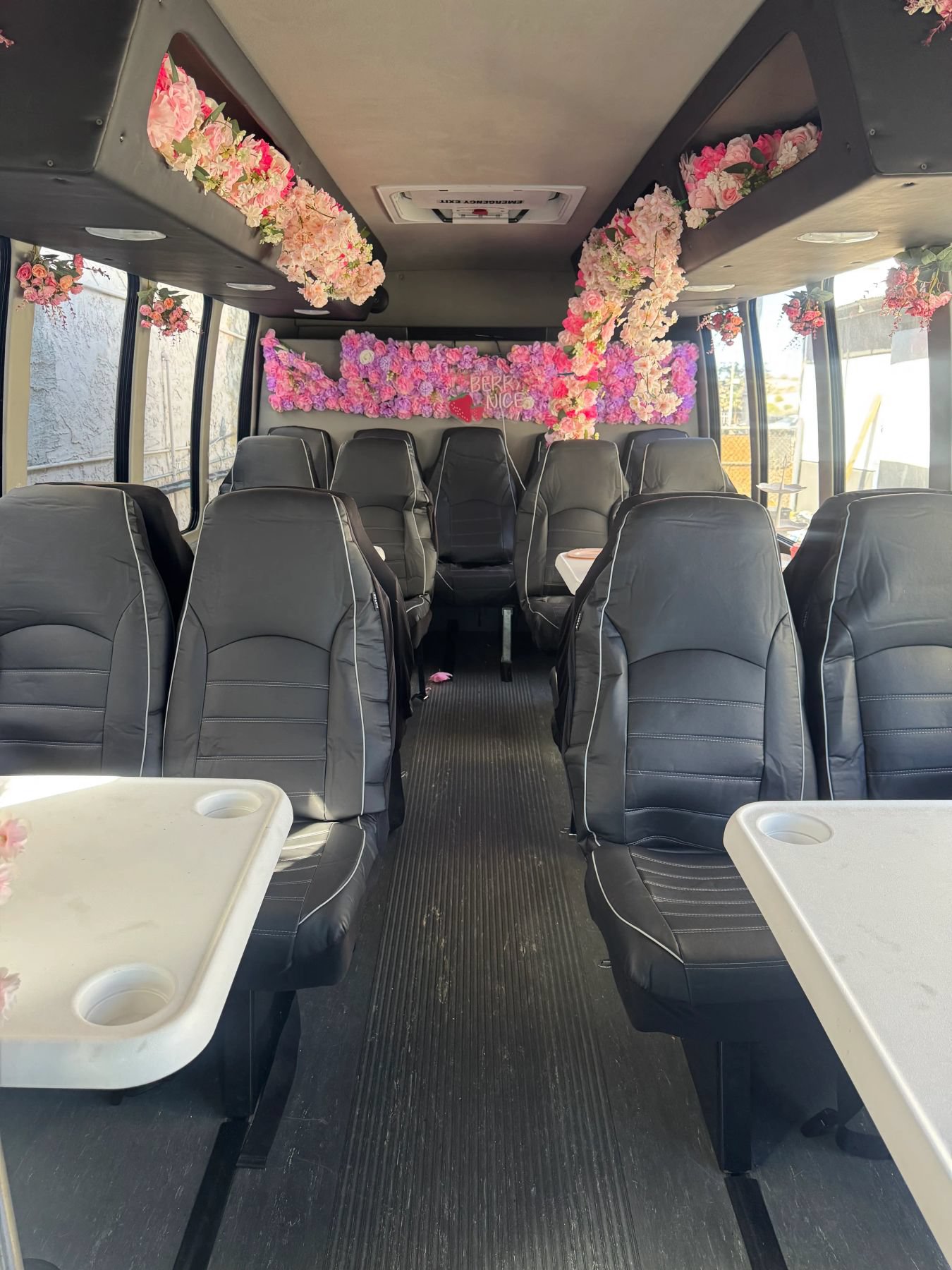 Used 2014 Ford E-450 and Econoline 450 Super Duty RWD image 2