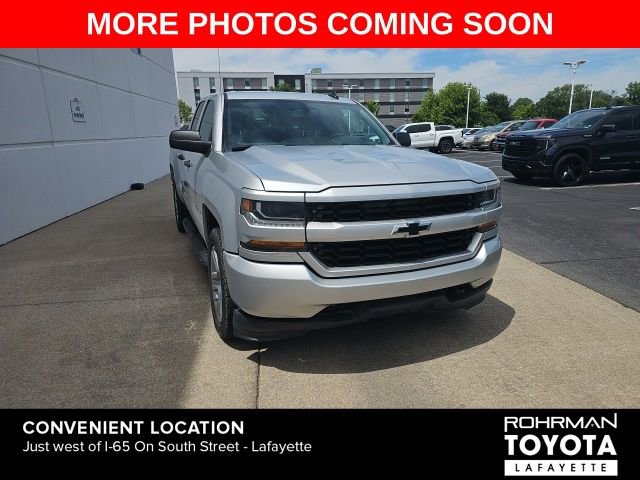 Used 2017 Chevrolet Silverado 1500 Custom w/ Custom Convenience Package AWD/4WD image 2