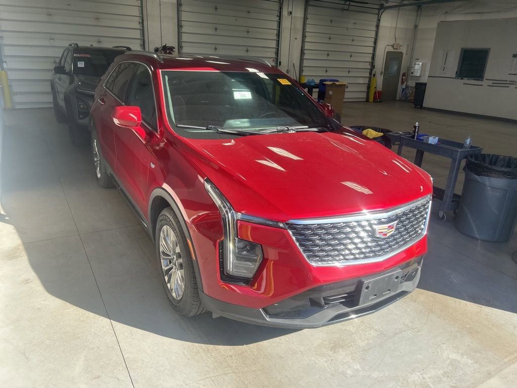 Used 2024 Cadillac XT4 Premium Luxury image 6
