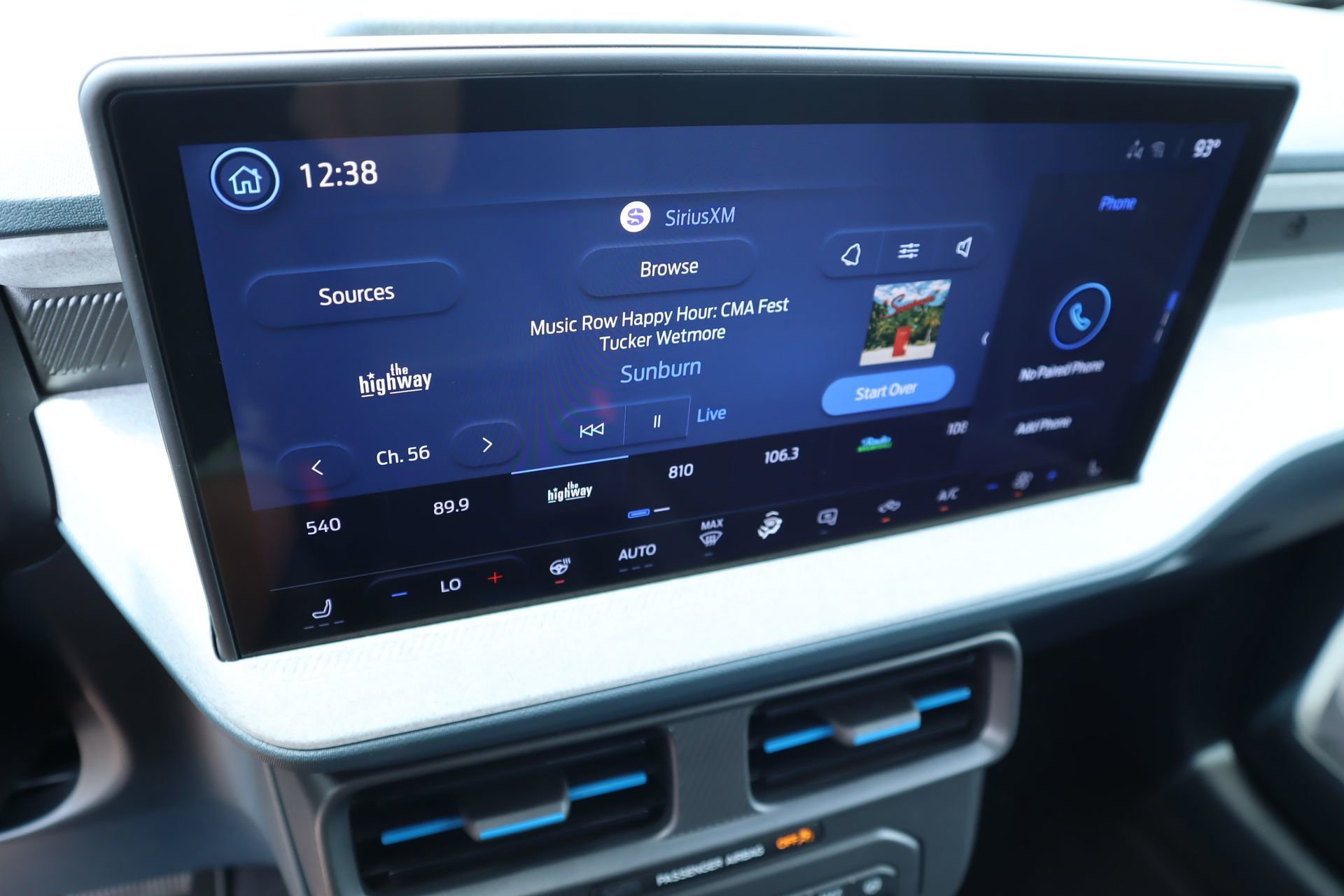 New 2026 Ford Maverick XLT w/ XLT Luxury Package FWD image 5
