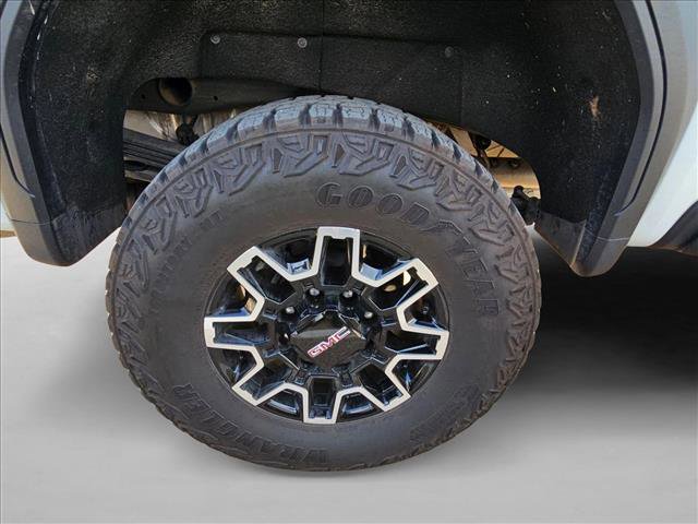 Used 2025 GMC Sierra 2500 AT4X AWD/4WD image 21