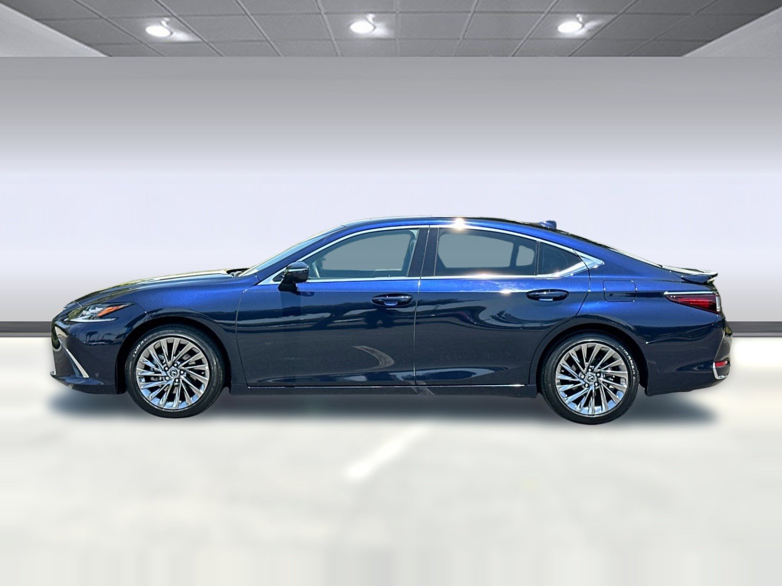 Certified 2025 Lexus ES 300h Ultra Luxury FWD image 2