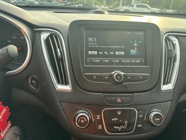 Used 2016 Chevrolet Malibu LT FWD image 12