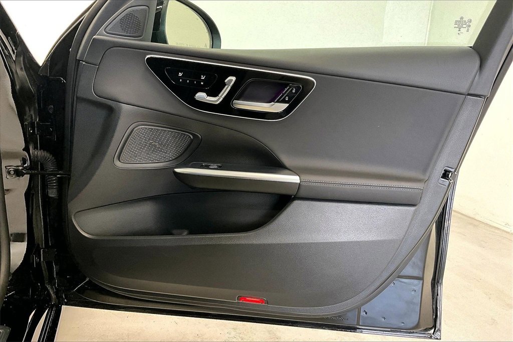 Used 2025 Mercedes-Benz C 300 Sedan image 22