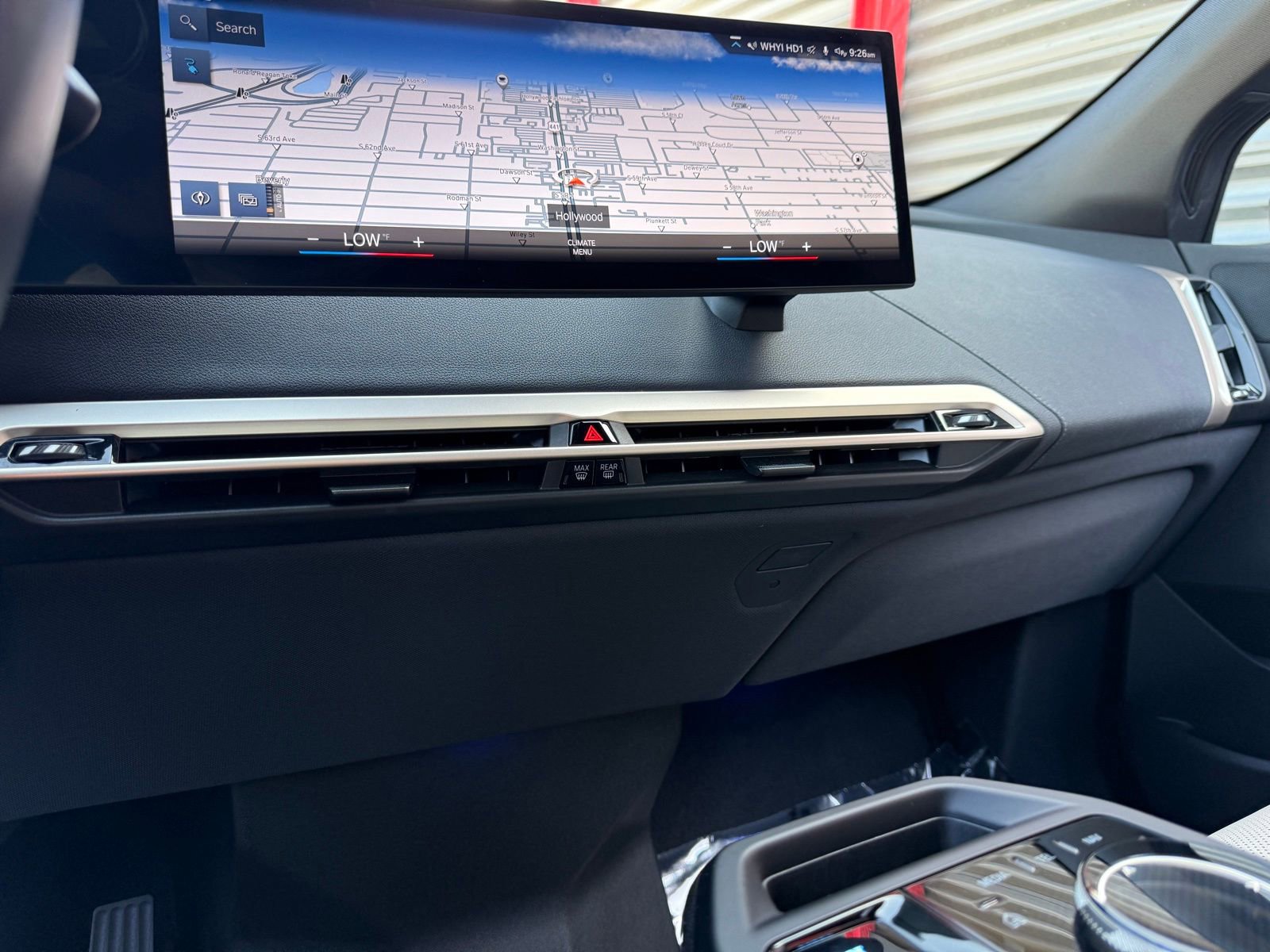 Used 2023 BMW iX xDrive50 w/ Sport Package image 29