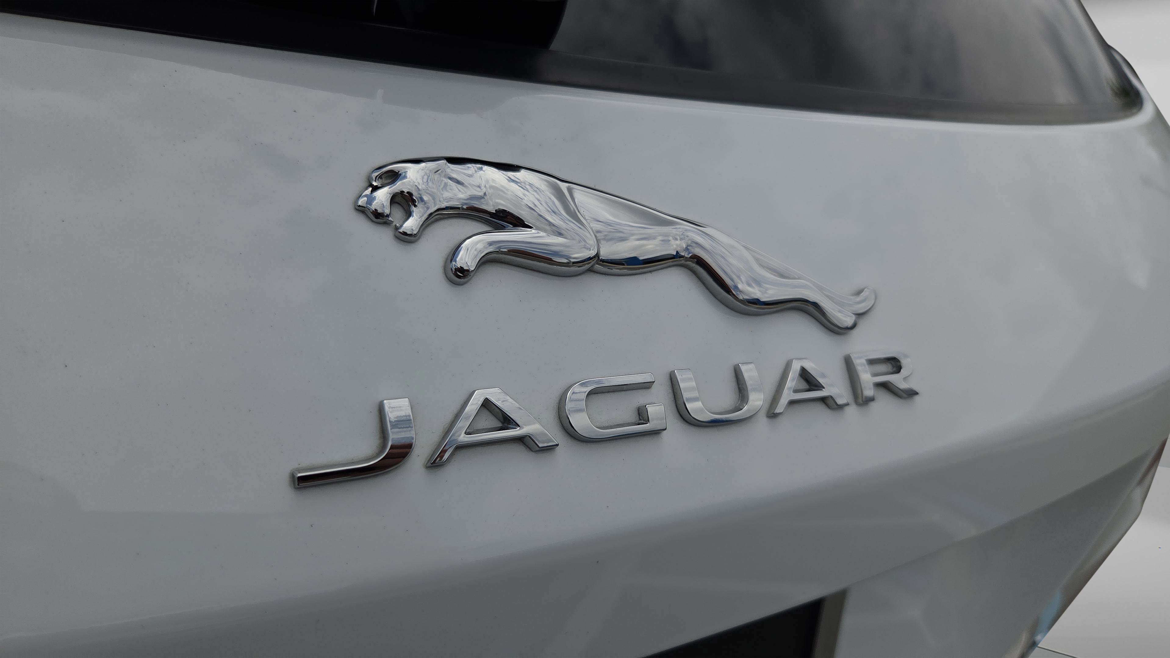 Used 2018 Jaguar F-PACE Premium AWD/4WD image 29