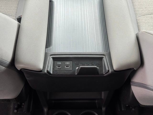 Certified 2025 Toyota Sienna LE image 12