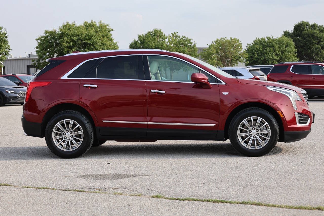 Used 2017 Cadillac XT5 Luxury w/ Driver Awareness Package AWD/4WD image 7