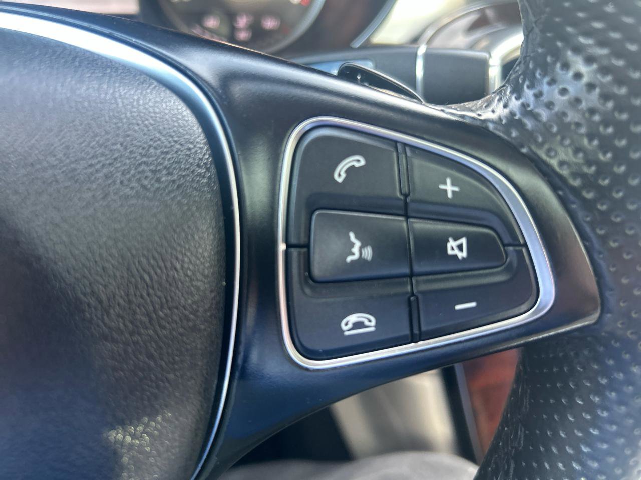 Used 2017 Mercedes-Benz GLC 300 4MATIC w/ Premium 1 Package image 19