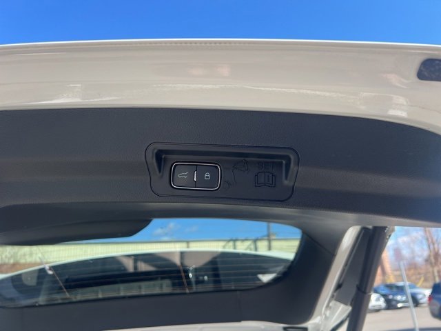 Used 2024 Ford Explorer Limited image 15