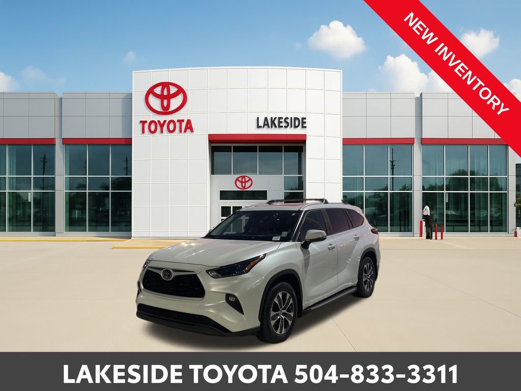 Used 2024 Toyota Highlander XLE