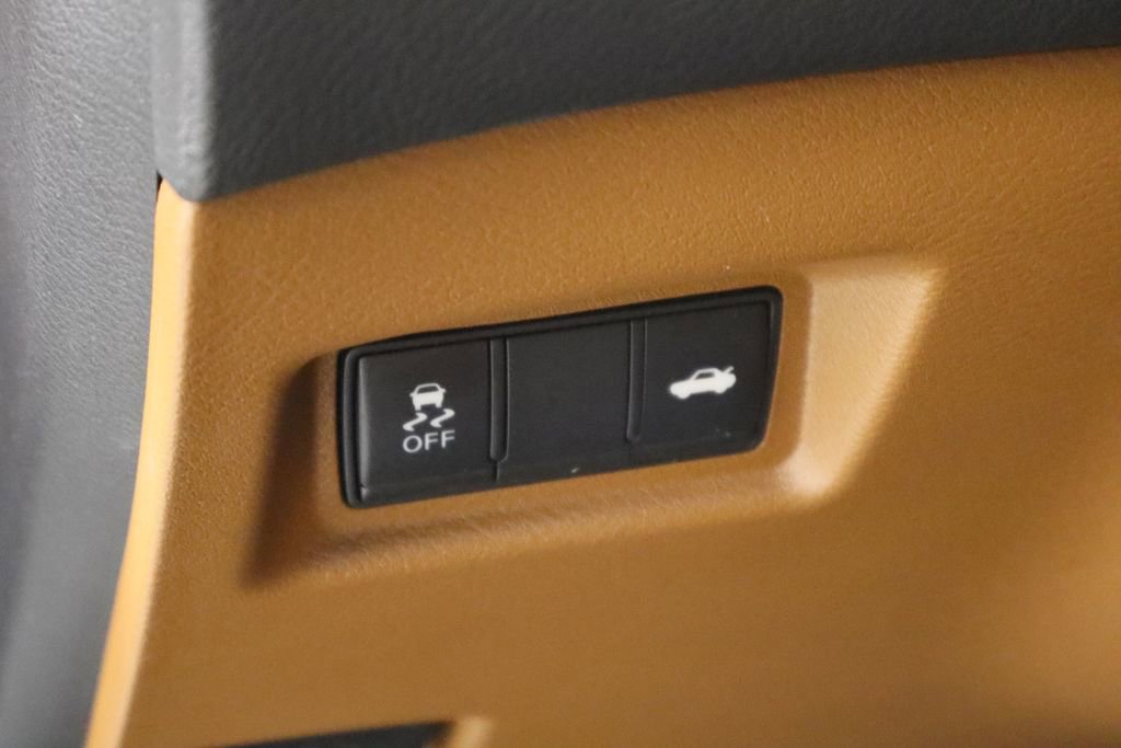 Used 2023 INFINITI Q50 Sensory image 22