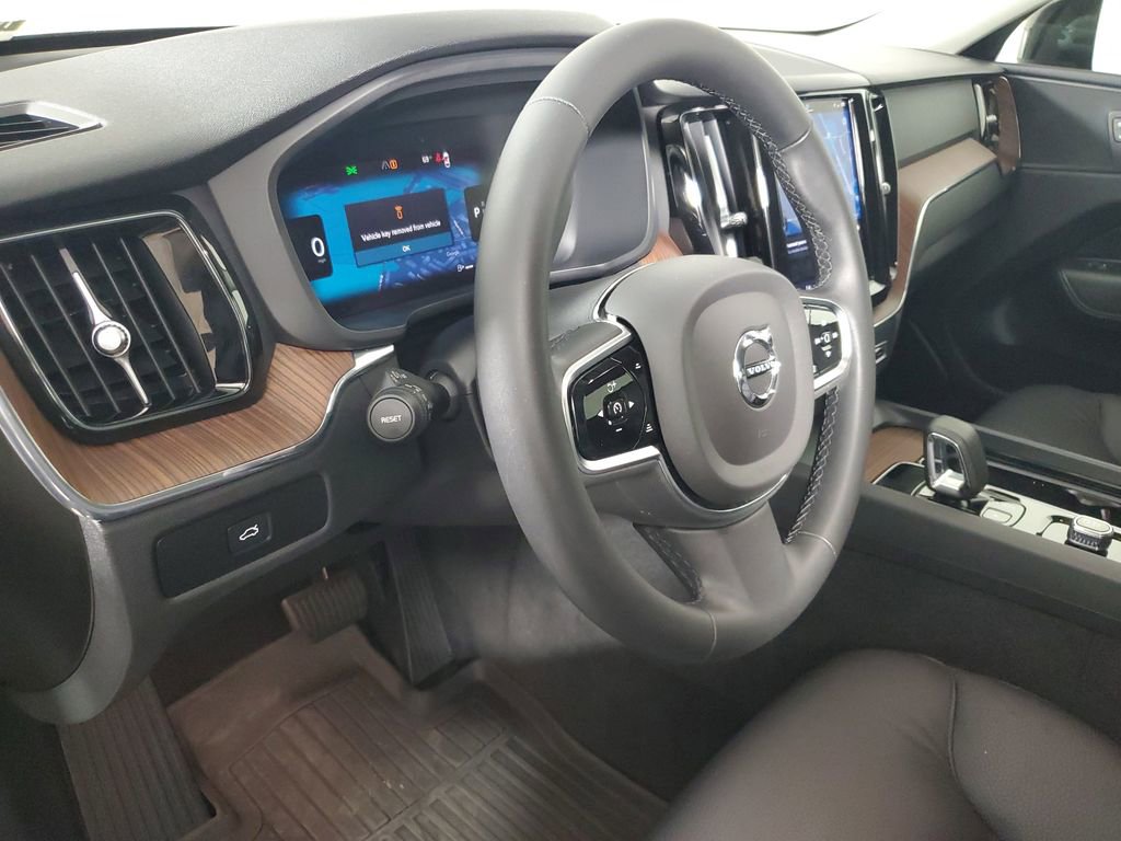 Used 2024 Volvo XC60 B5 Plus w/ Protection Package Premier AWD/4WD image 24