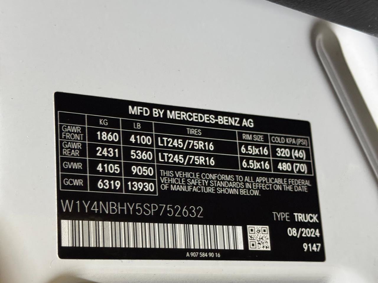 Used 2025 Mercedes-Benz Sprinter 2500 image 42