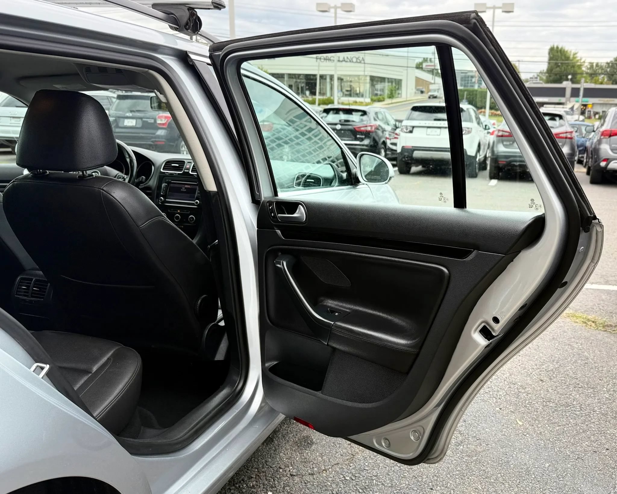 Used 2014 Volkswagen Jetta TDI FWD image 28