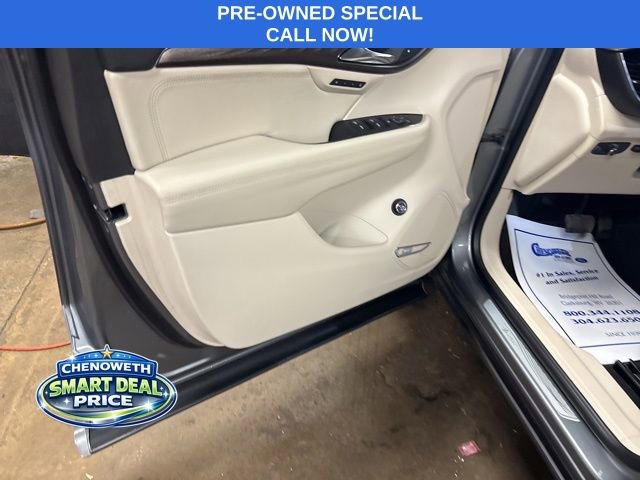 Used 2021 Buick Envision Avenir w/ Technology Package II image 7