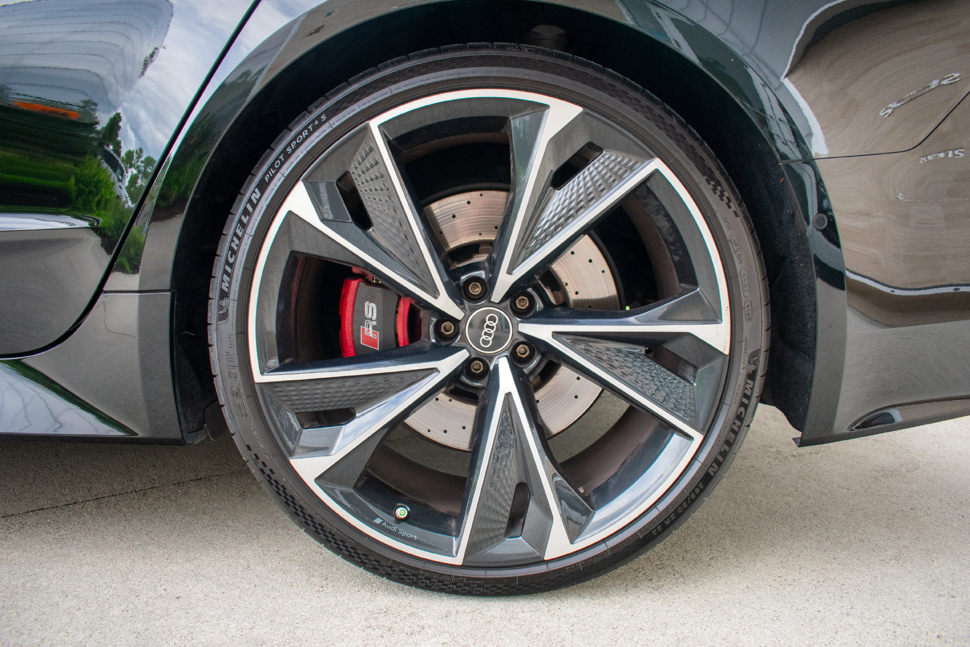 Used 2021 Audi RS 7 Sportback w/ Carbon Optic Package AWD/4WD image 14
