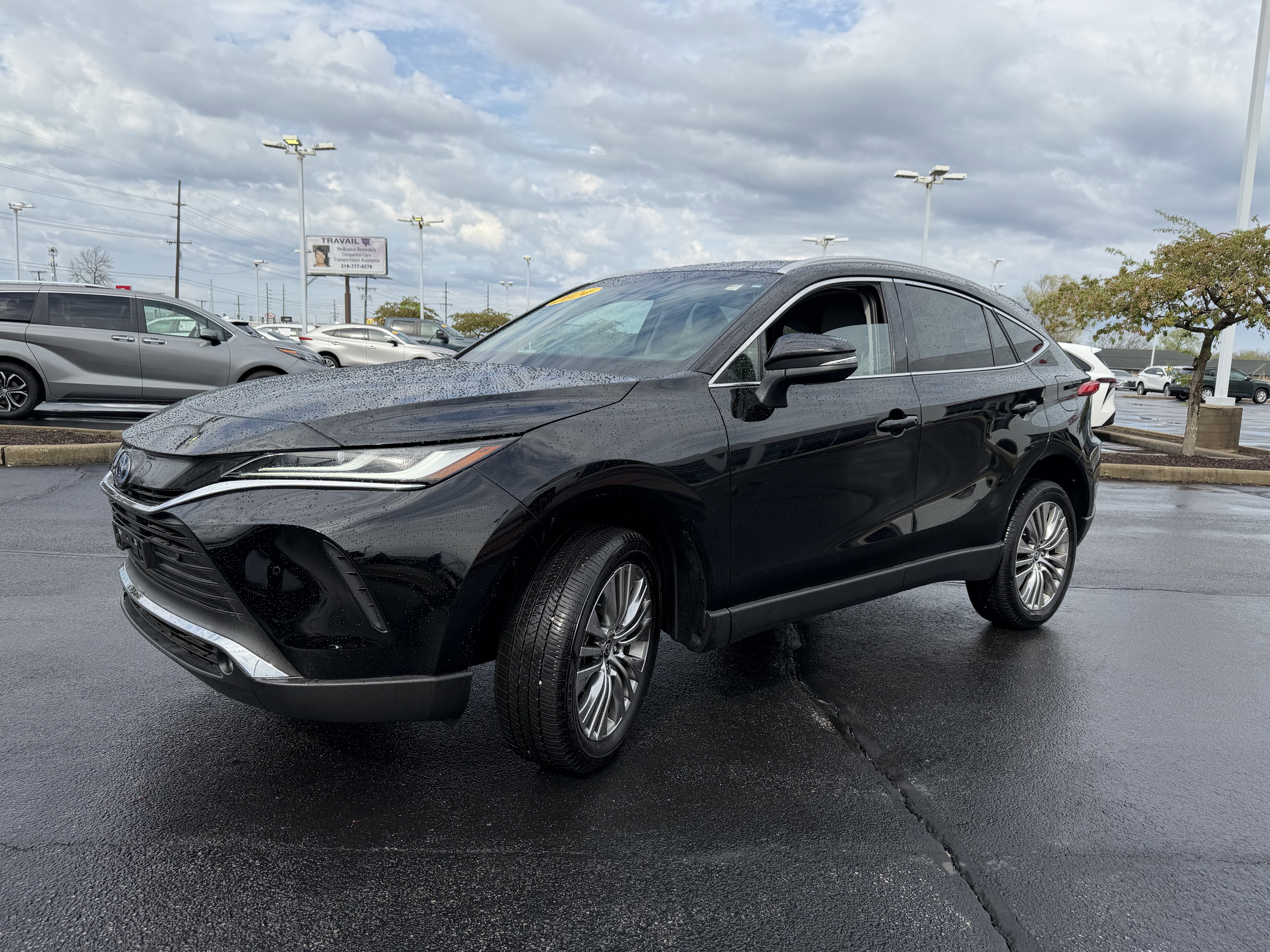 Certified 2024 Toyota Venza XLE image 4