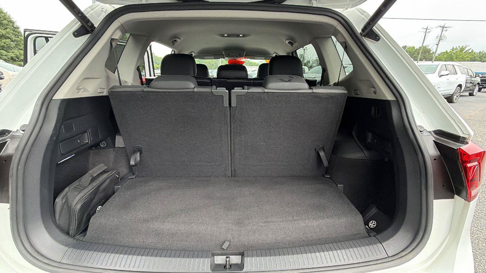 Used 2022 Volkswagen Tiguan SE FWD image 13