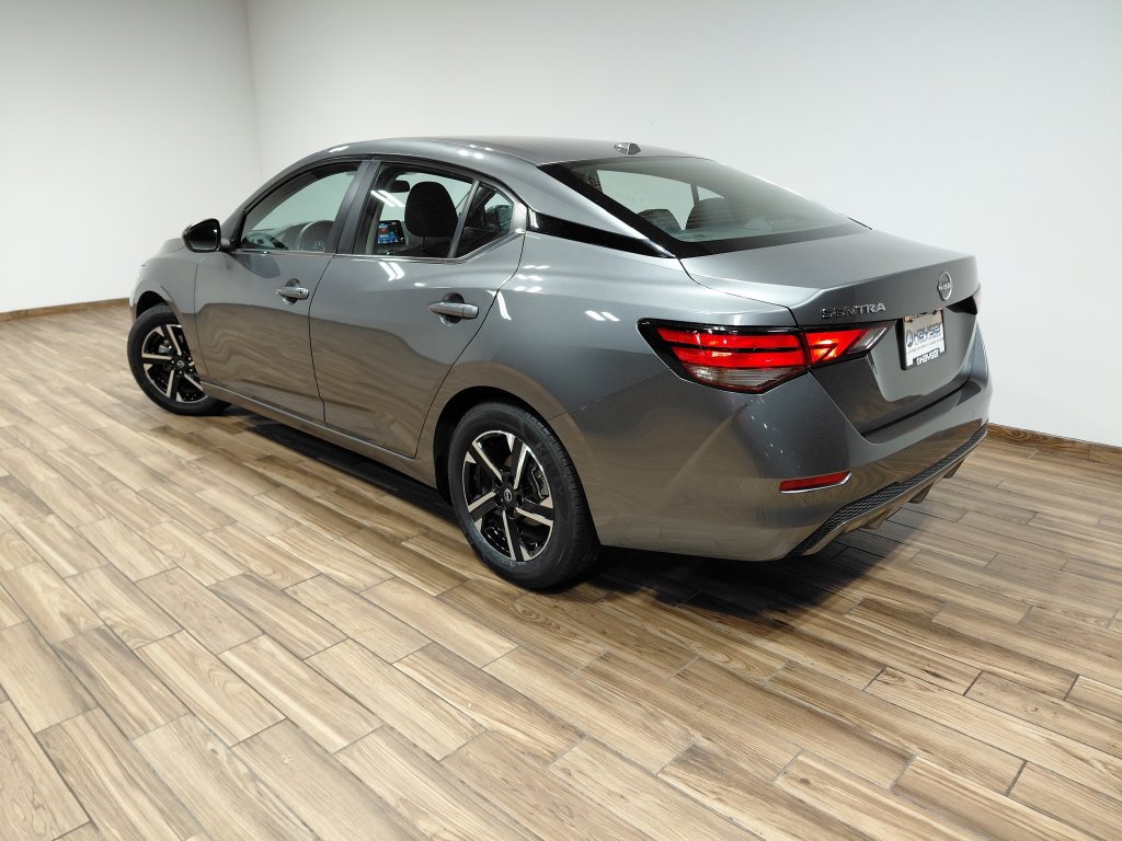 Used 2025 Nissan Sentra SV FWD image 16