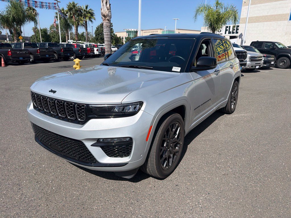 Used 2025 Jeep Grand Cherokee Summit w/ Obsidian Package AWD/4WD 360° Tour