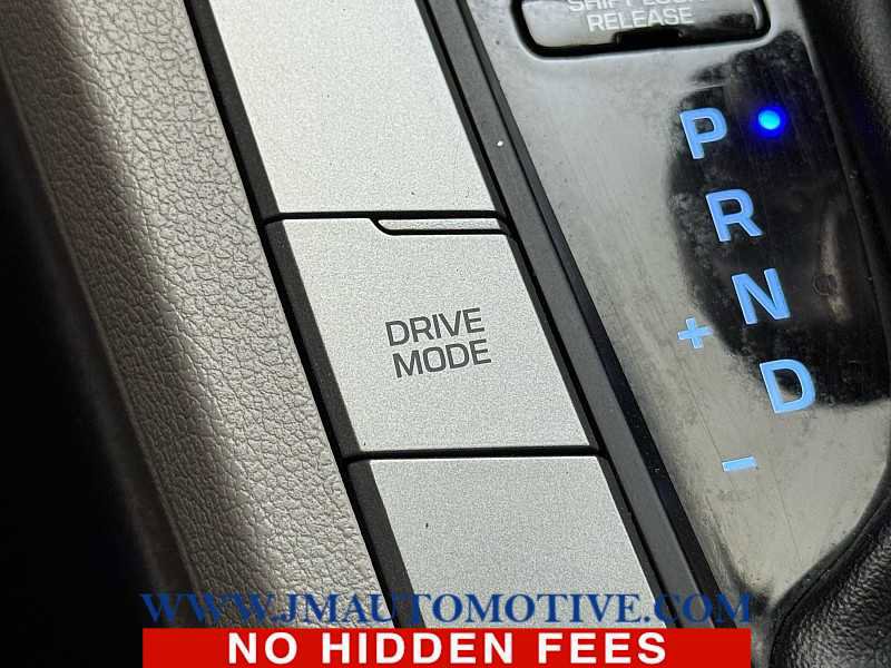 Used 2017 Hyundai Elantra SE image 27