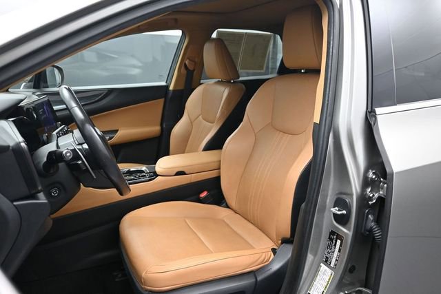 Used 2025 Lexus NX 250 FWD w/ Accessory Package (Z1) image 4