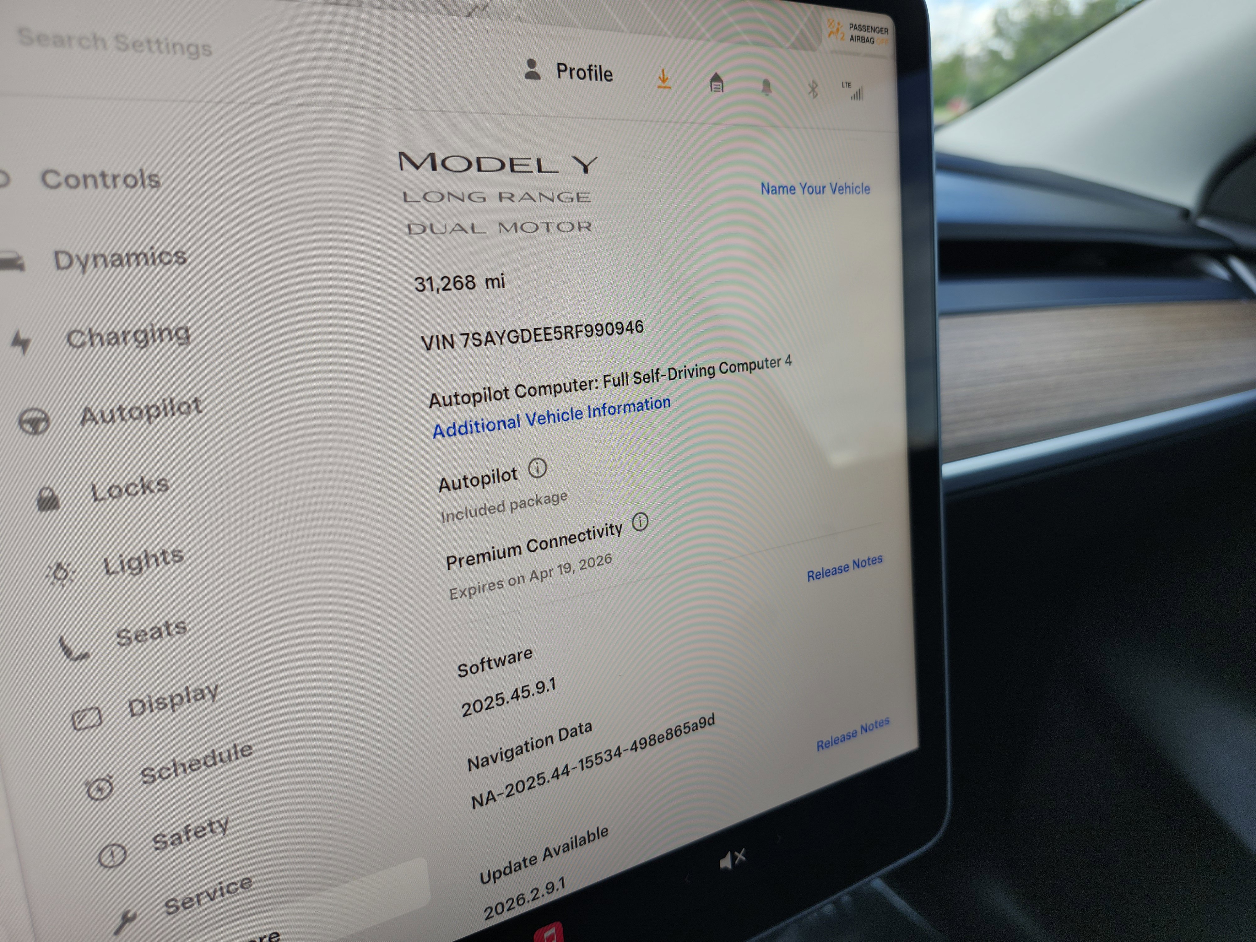 Used 2024 Tesla Model Y Long Range AWD/4WD image 30
