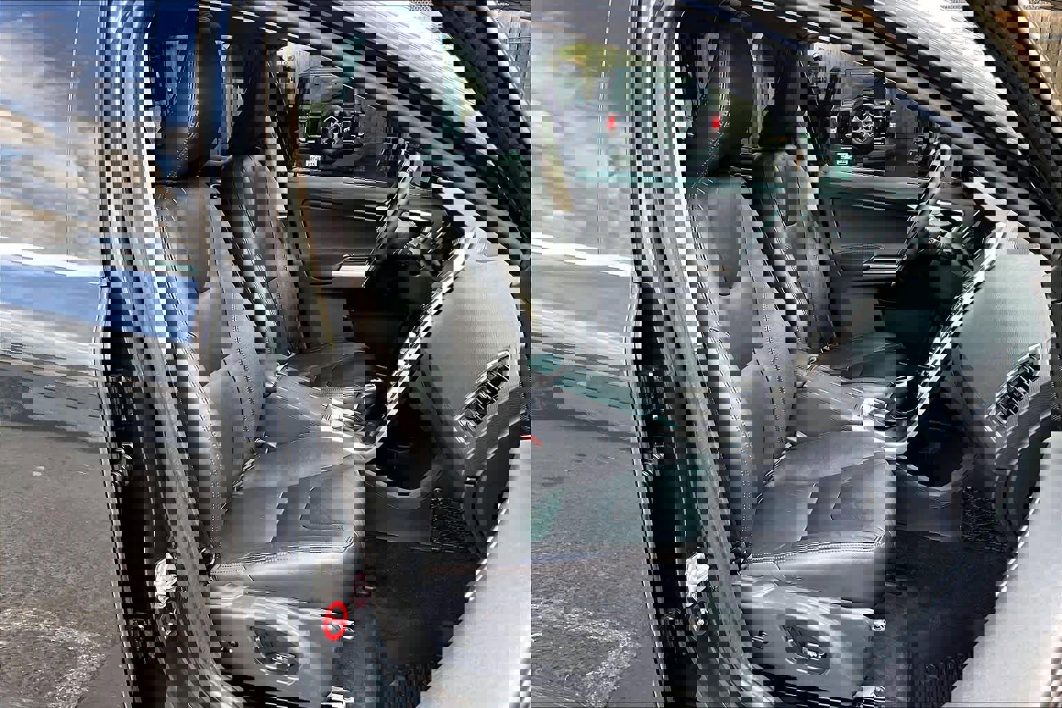 Used 2016 Volvo XC60 T5 Platinum image 8