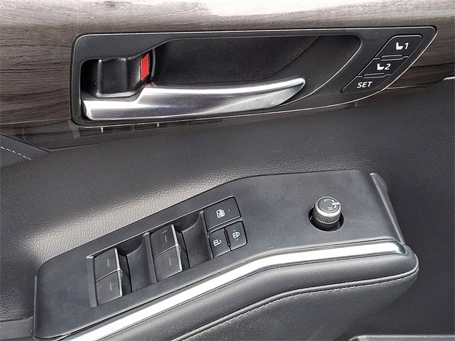 Used 2022 Toyota Highlander Platinum image 25